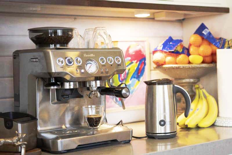 Breville Barista Express Coffee Brewing