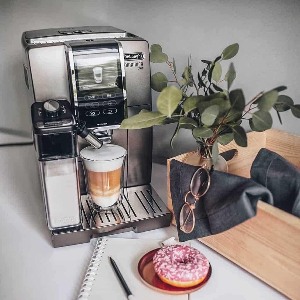 Delonghi Dinamica Plus: Color touch display