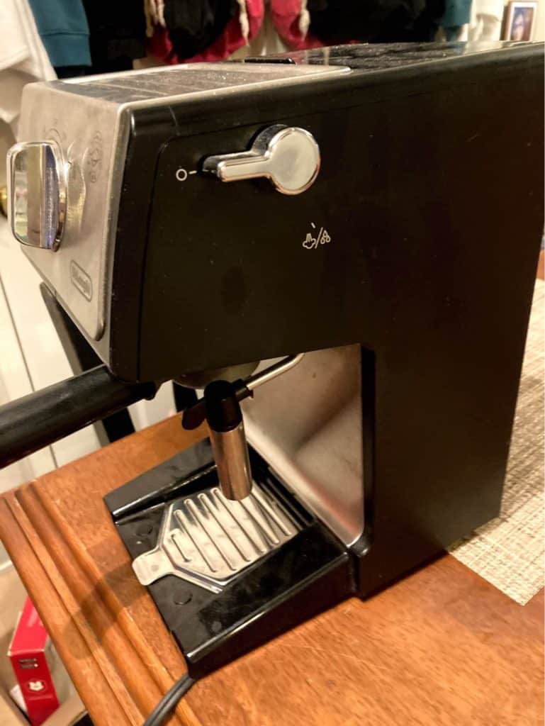 Delonghi ECP3420 without the drip tray fits taller cups
