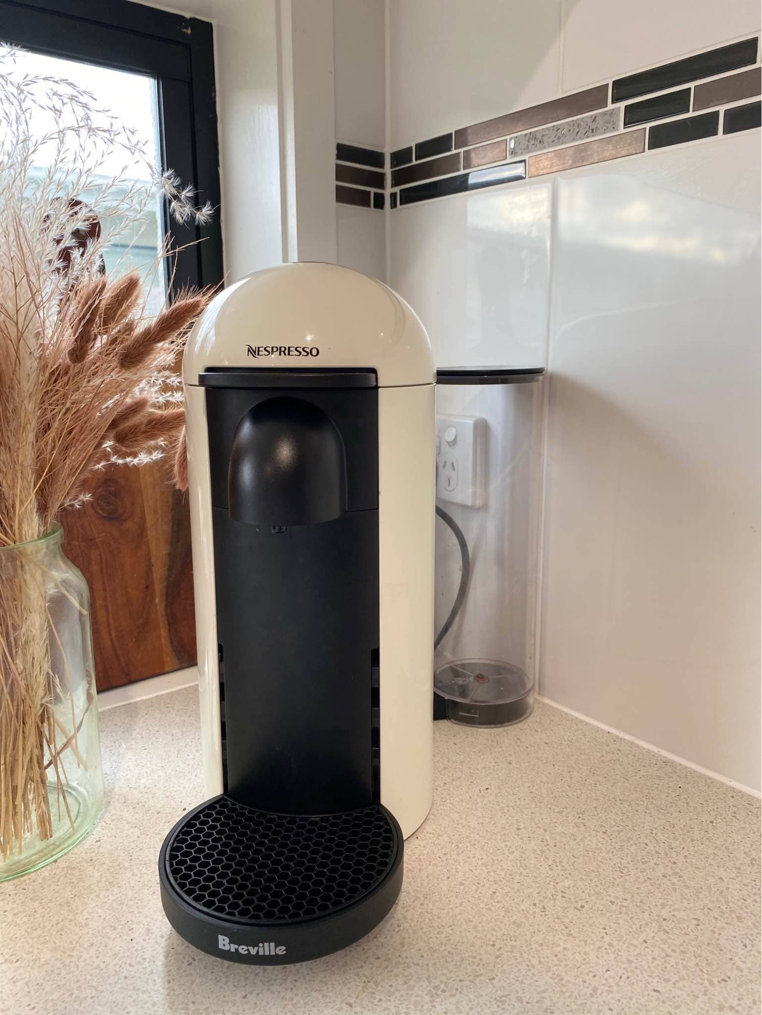 Breville Nespresso Vertuoplus is designed with a 60oz water tank