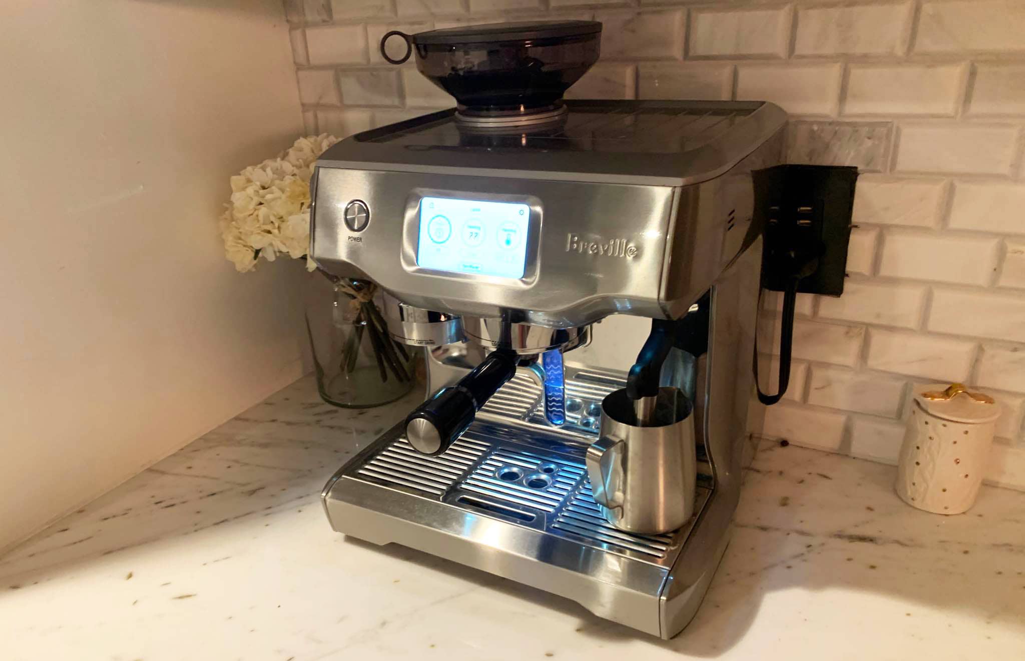 Breville Oracle Touch Milk Frothing