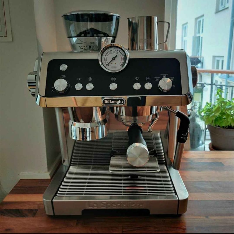 Design of Delonghi La Specialista