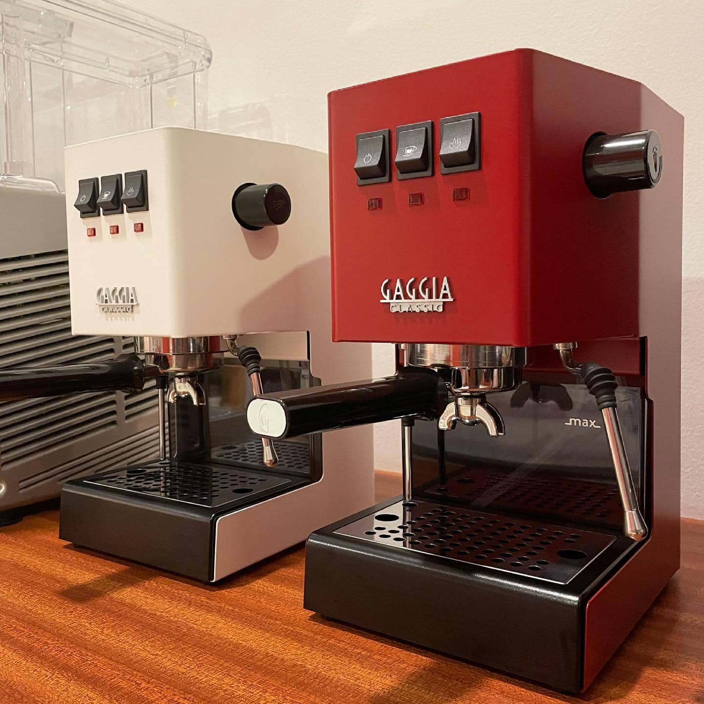 Gaggia Classic Pro is equipped with a 71oz water tank