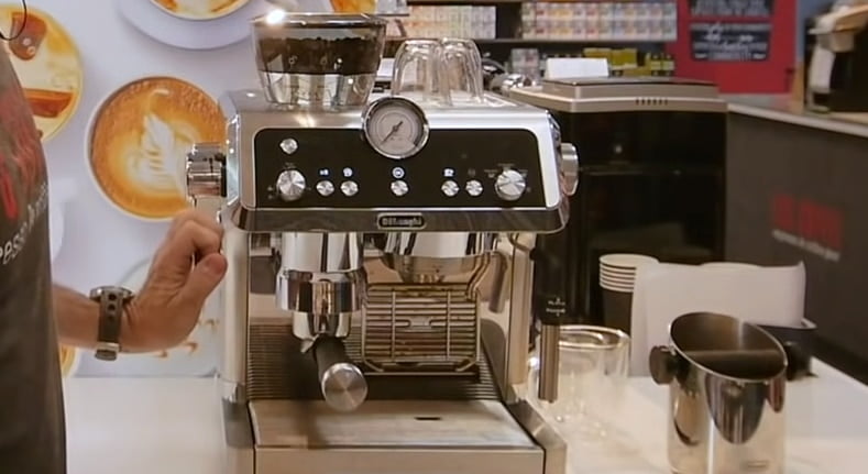 Delonghi La Specialista has smart tamping system