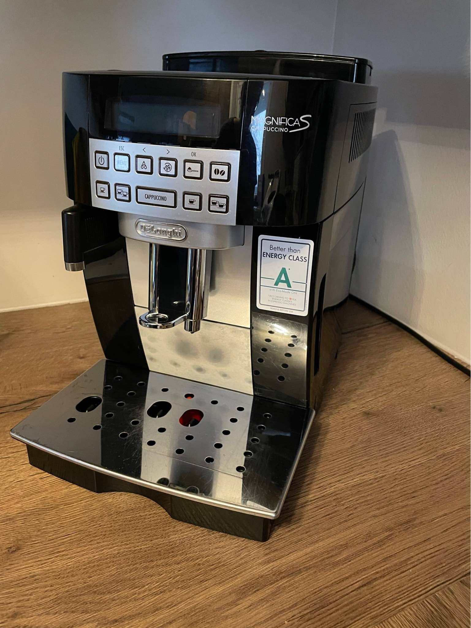 Delonghi Magnifica S tends to brew warm coffees