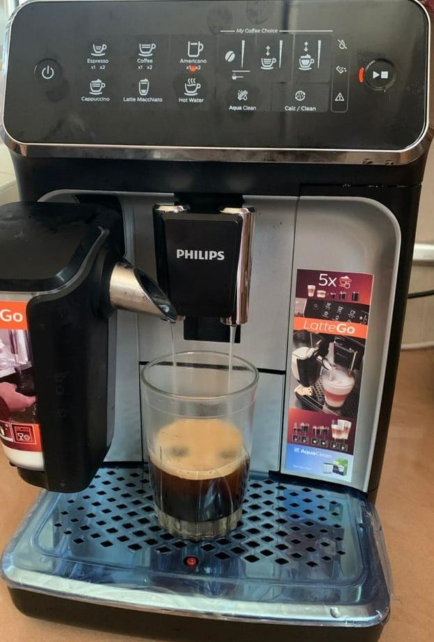 Philips 3200 has a better coffee/ espresso temperature